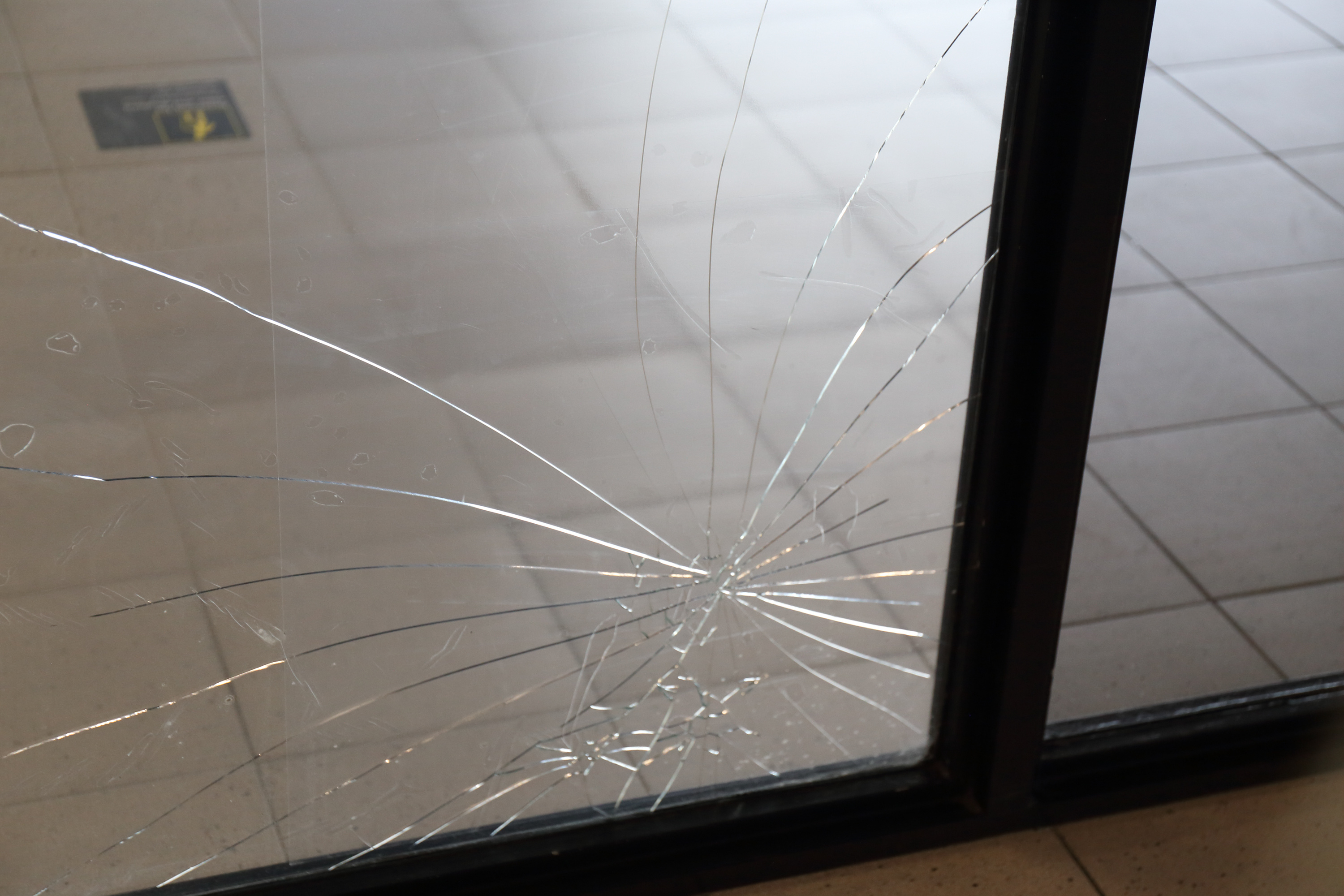 ガラス交換 東海市 | ガラス修理のご相談は修理の窓口東海市